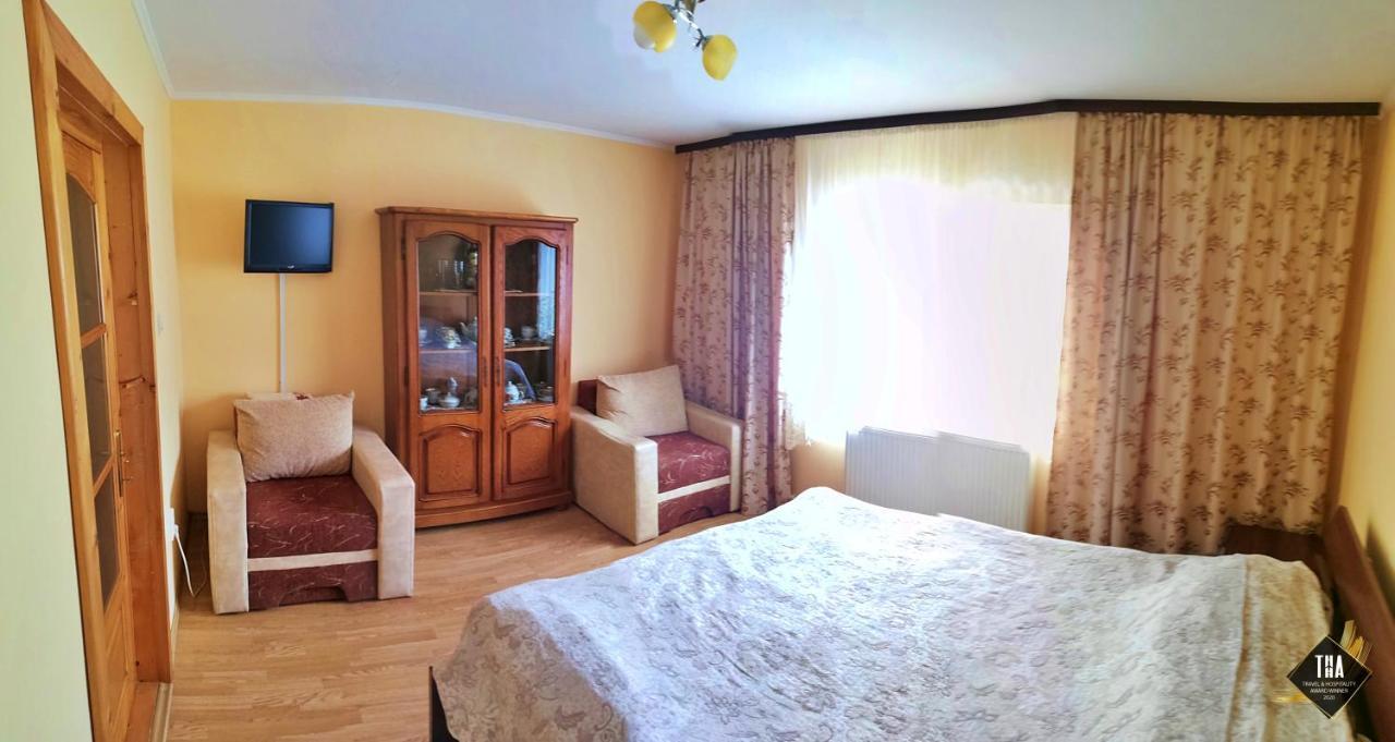 Casa Lacry Hotel Mînăstirea Humorului Buitenkant foto